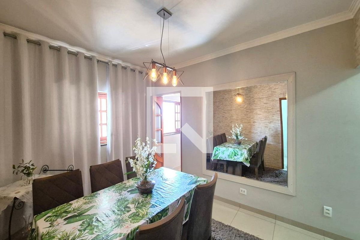Casa à Venda - Jardim do Lago, 4 Quartos,  400 m2 em , Campinas - sp | SoloBR