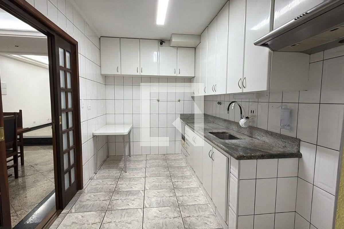 Casa, 4 quartos, 200 m² - Foto 47