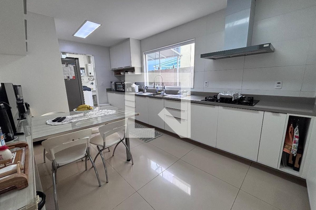 Casa, 3 quartos, 269 m² - Foto 55