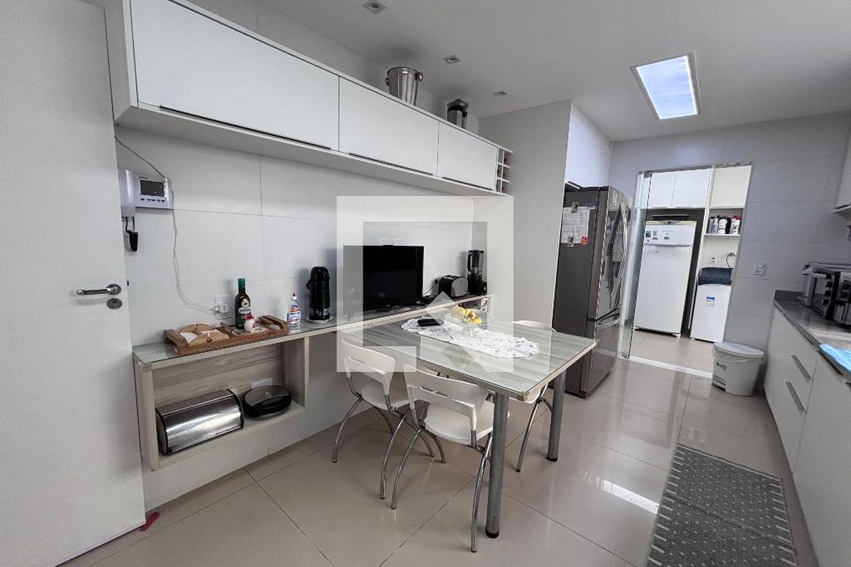 Casa, 3 quartos, 269 m² - Foto 56