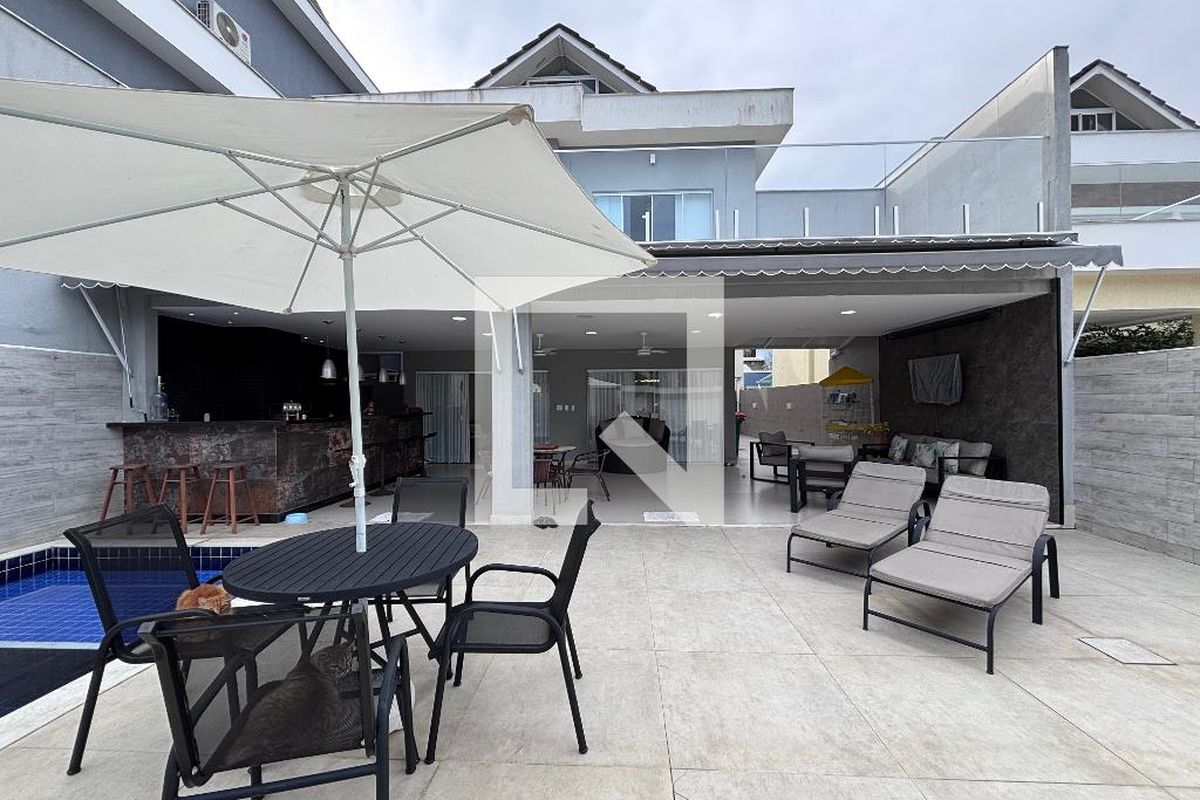 Casa, 3 quartos, 269 m² - Foto 74