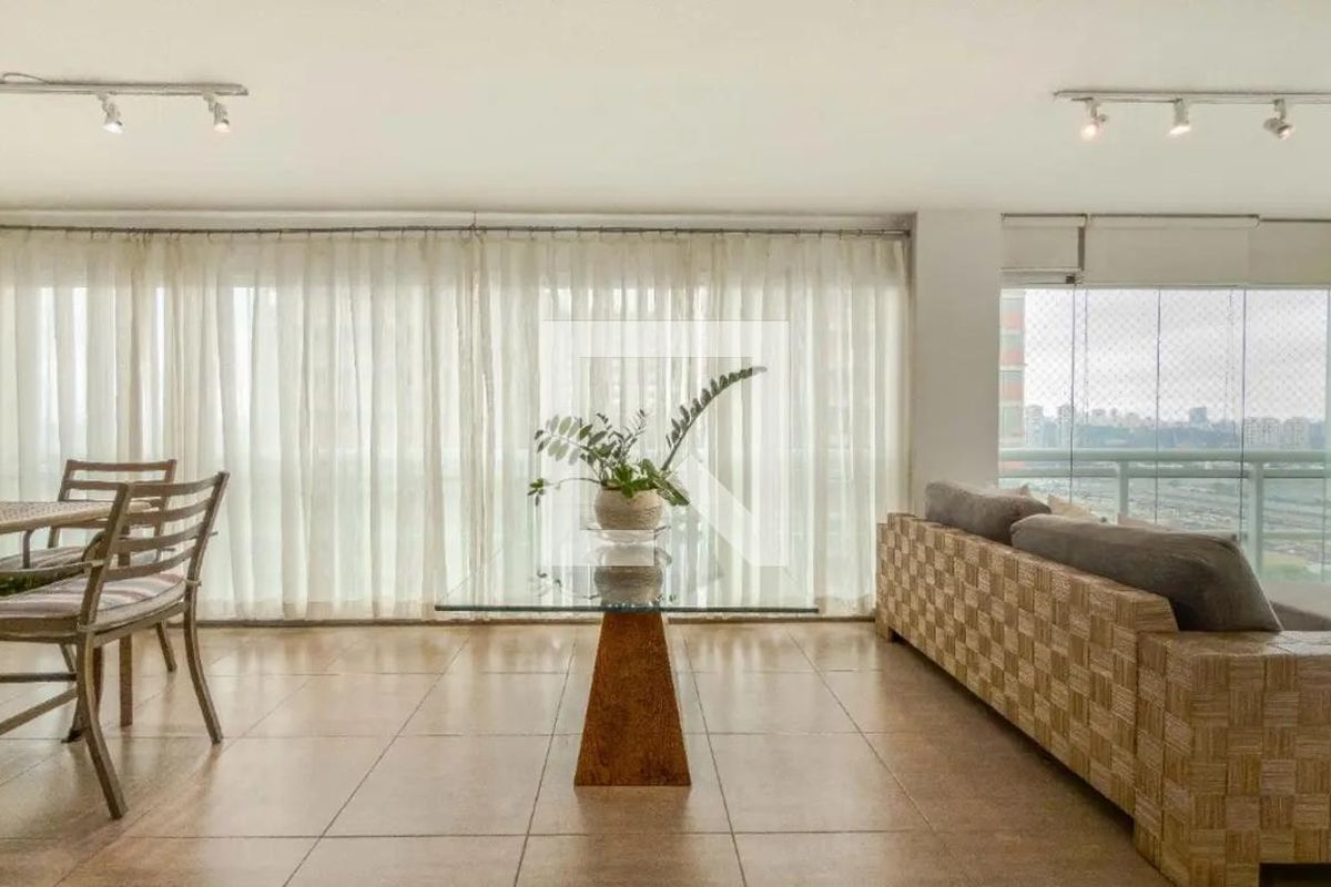Apartamento, 3 quartos, 210 m² - Foto 1