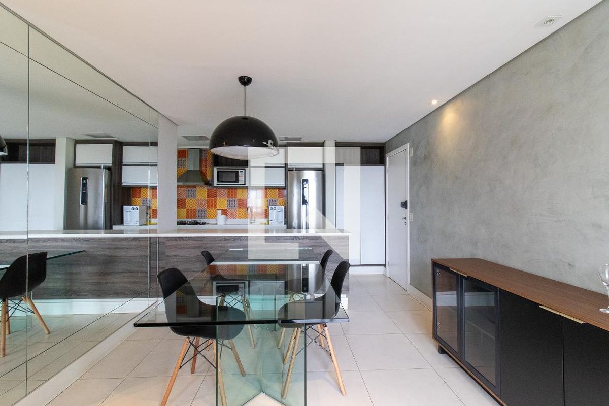Apartamento à Venda - Mansões Santo Antônio, 2 Quartos,  74 m2 em , Campinas - sp | SoloBR