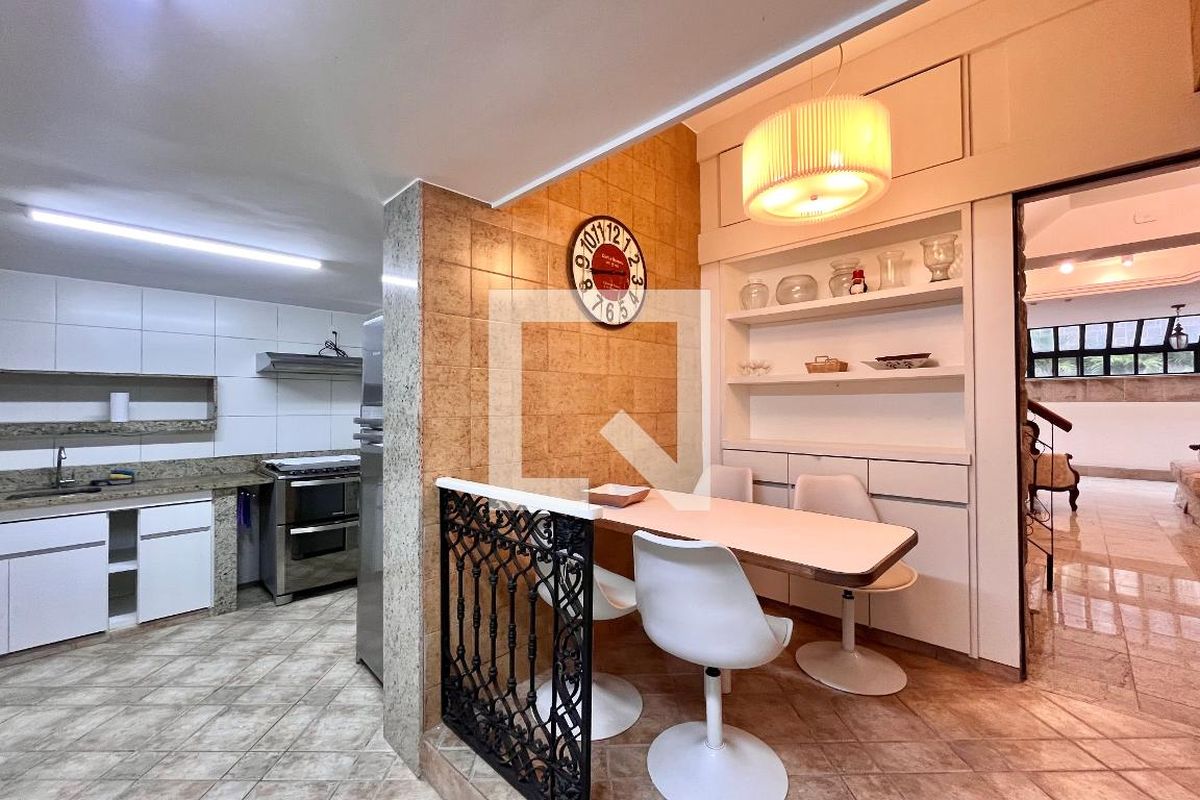 Casa, 3 quartos, 280 m² - Foto 13