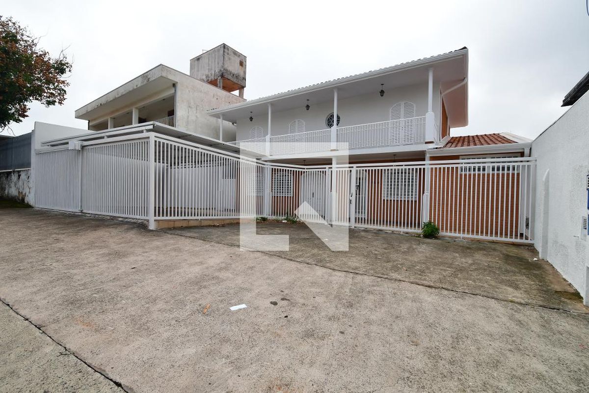 Casa à Venda - Guanabara, 4 Quartos,  335 m2 em , Campinas - sp | SoloBR