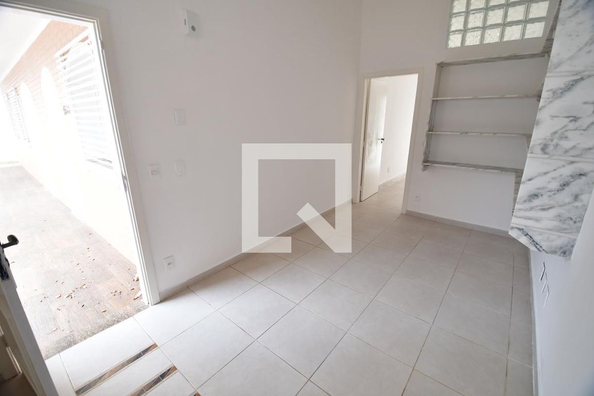 Casa à Venda - Guanabara, 4 Quartos,  335 m2 em , Campinas - sp | SoloBR