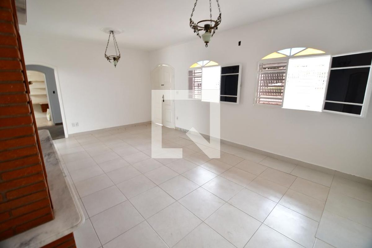 Casa à Venda - Guanabara, 4 Quartos,  335 m2 em , Campinas - sp | SoloBR