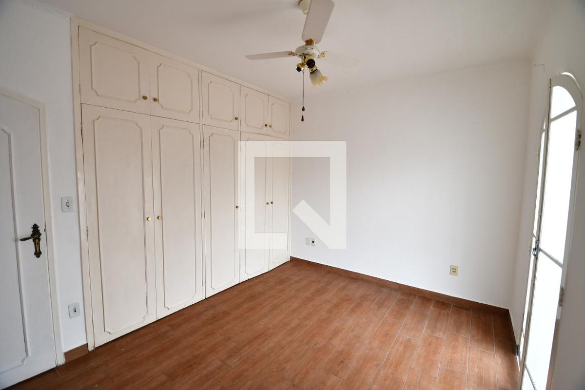 Casa à Venda - Guanabara, 4 Quartos,  335 m2 em , Campinas - sp | SoloBR