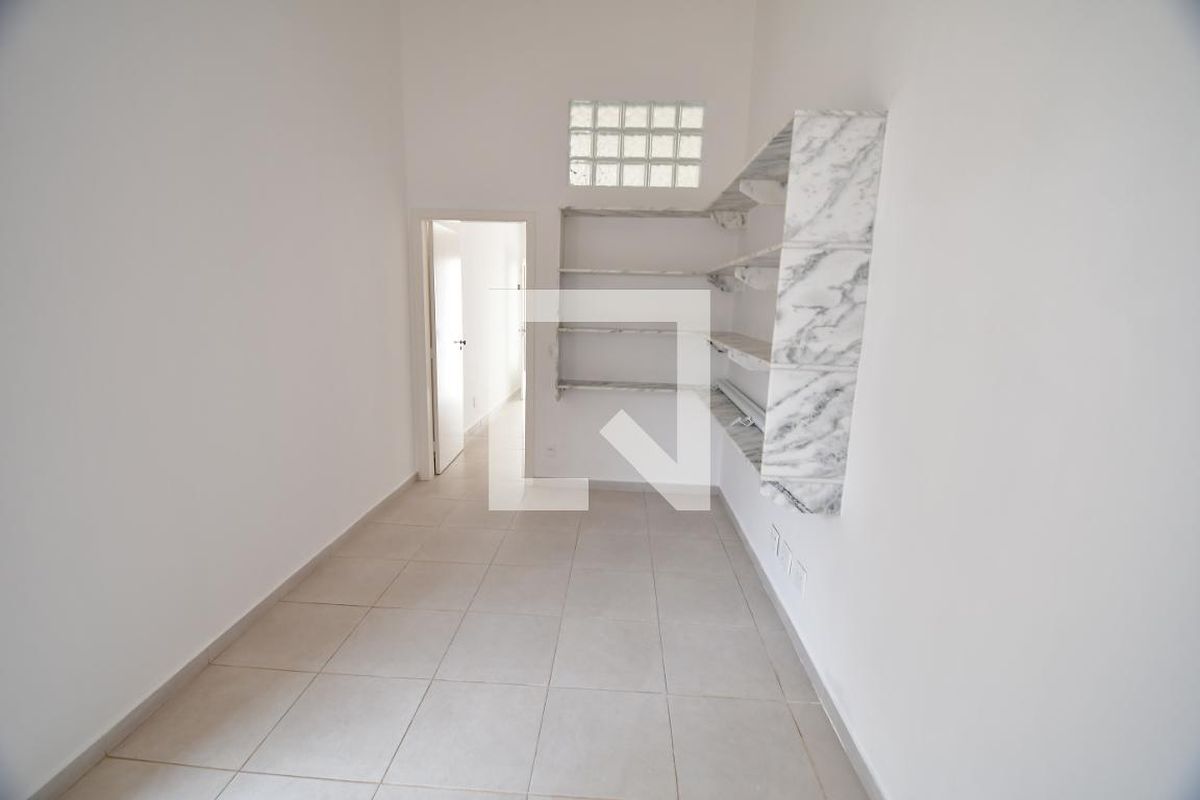 Casa à Venda - Guanabara, 4 Quartos,  335 m2 em , Campinas - sp | SoloBR