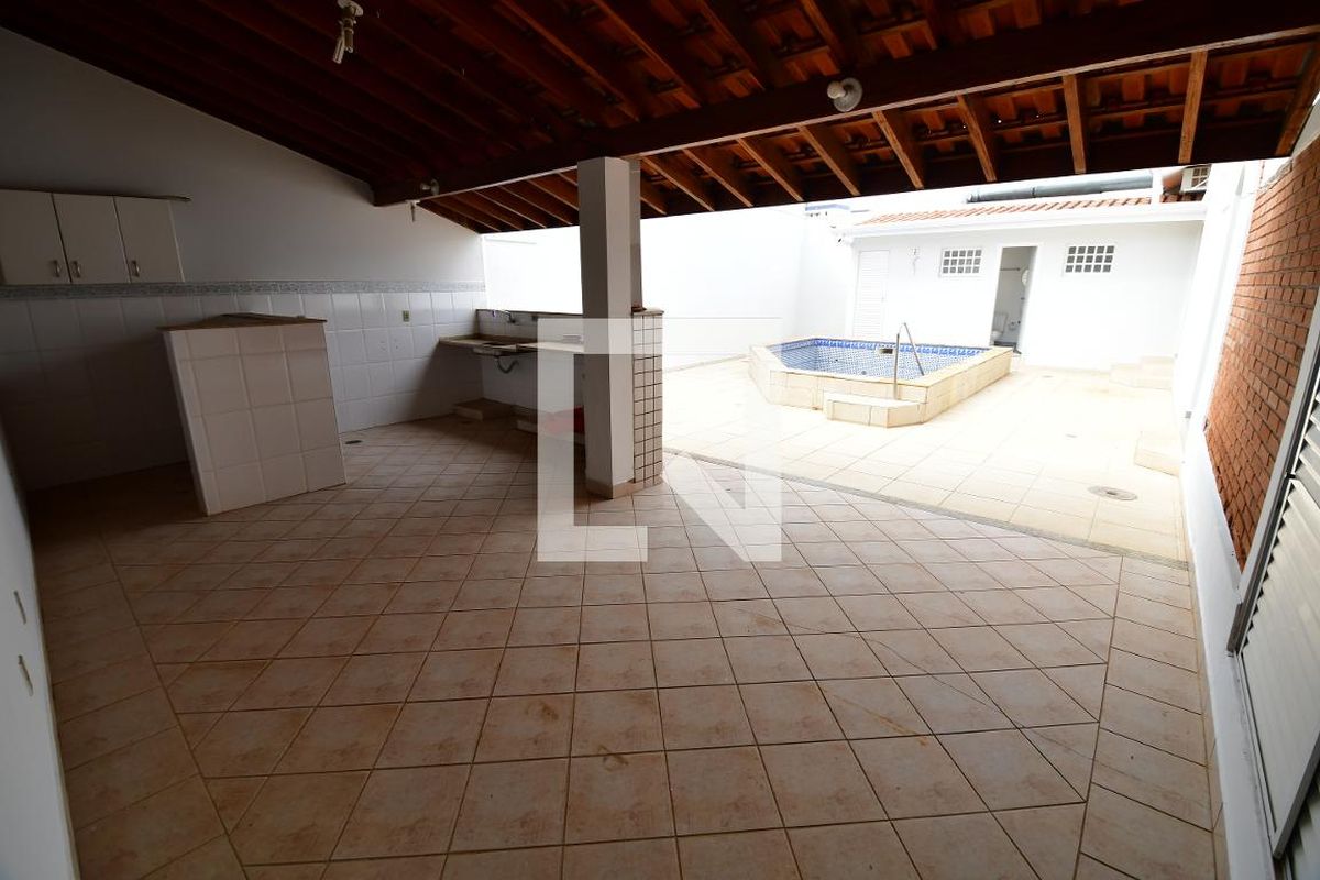 Casa à Venda - Guanabara, 4 Quartos,  335 m2 em , Campinas - sp | SoloBR