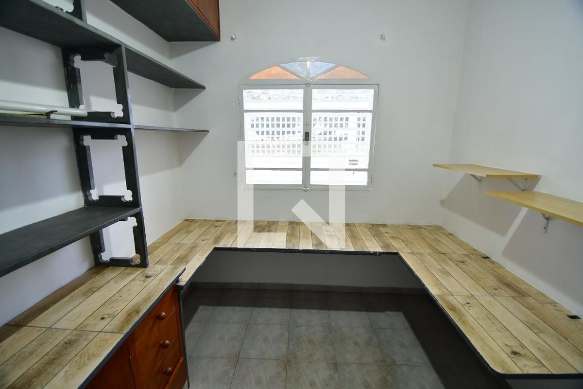 Casa à Venda - Guanabara, 4 Quartos,  335 m2 em , Campinas - sp | SoloBR