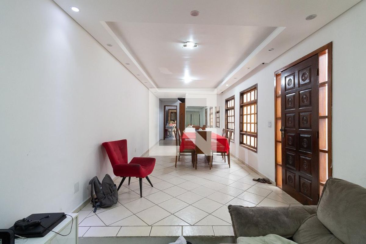Casa, 3 quartos, 180 m² - Foto 1