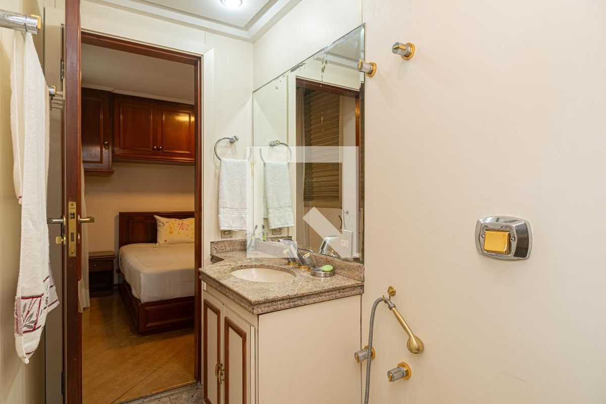 Apartamento, 3 quartos, 220 m² - Foto 52