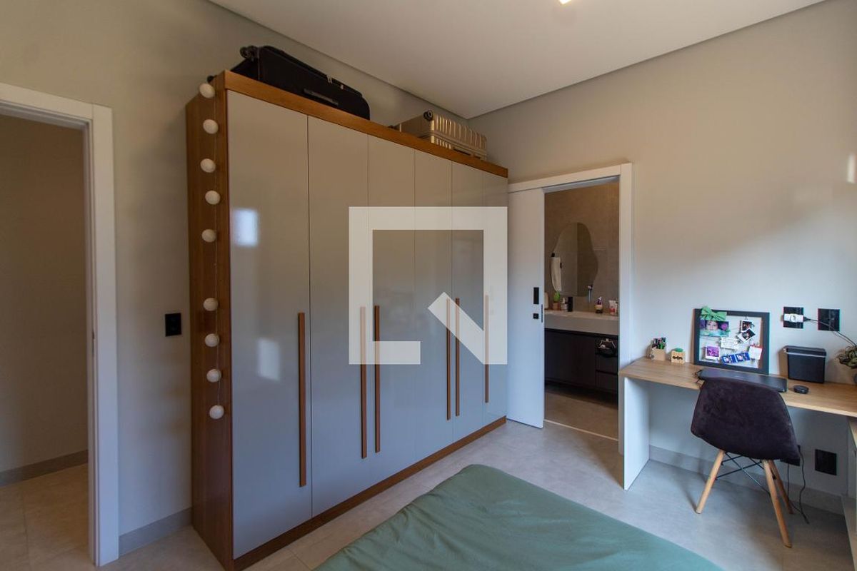 Casa à Venda - Lot. Alphaville Campinas, 3 Quartos,  214 m2 em , Campinas - sp | SoloBR