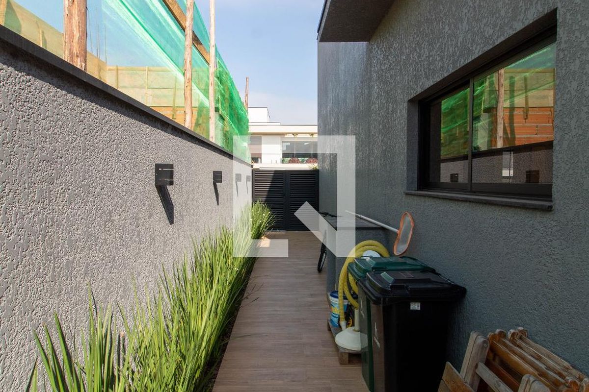 Casa à Venda - Lot. Alphaville Campinas, 3 Quartos,  214 m2 em , Campinas - sp | SoloBR