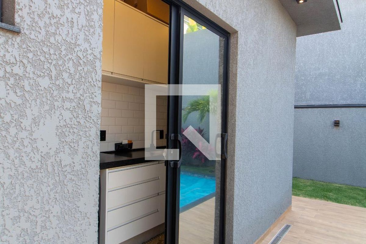 Casa à Venda - Lot. Alphaville Campinas, 3 Quartos,  214 m2 em , Campinas - sp | SoloBR