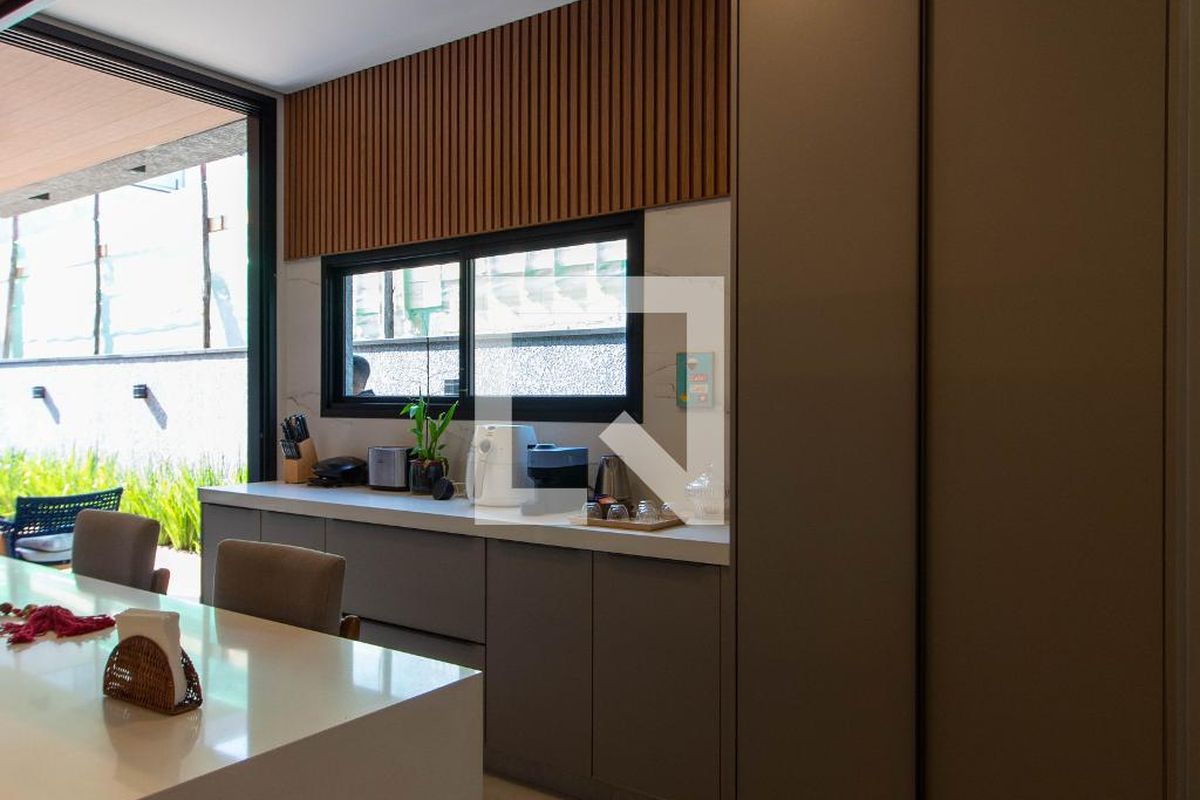 Casa à Venda - Lot. Alphaville Campinas, 3 Quartos,  214 m2 em , Campinas - sp | SoloBR