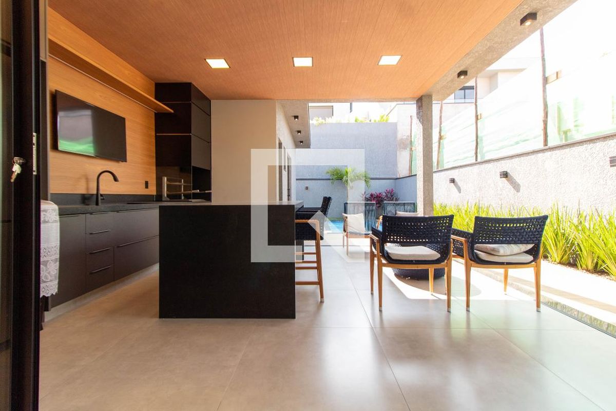 Casa à Venda - Lot. Alphaville Campinas, 3 Quartos,  214 m2 em , Campinas - sp | SoloBR