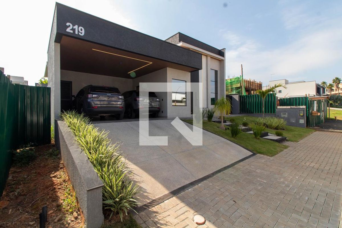 Casa à Venda - Lot. Alphaville Campinas, 3 Quartos,  214 m2 em , Campinas - sp | SoloBR