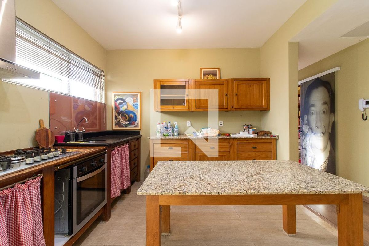 Casa à Venda - Jardim Chapadão, 7 Quartos,  335 m2 em , Campinas - sp | SoloBR