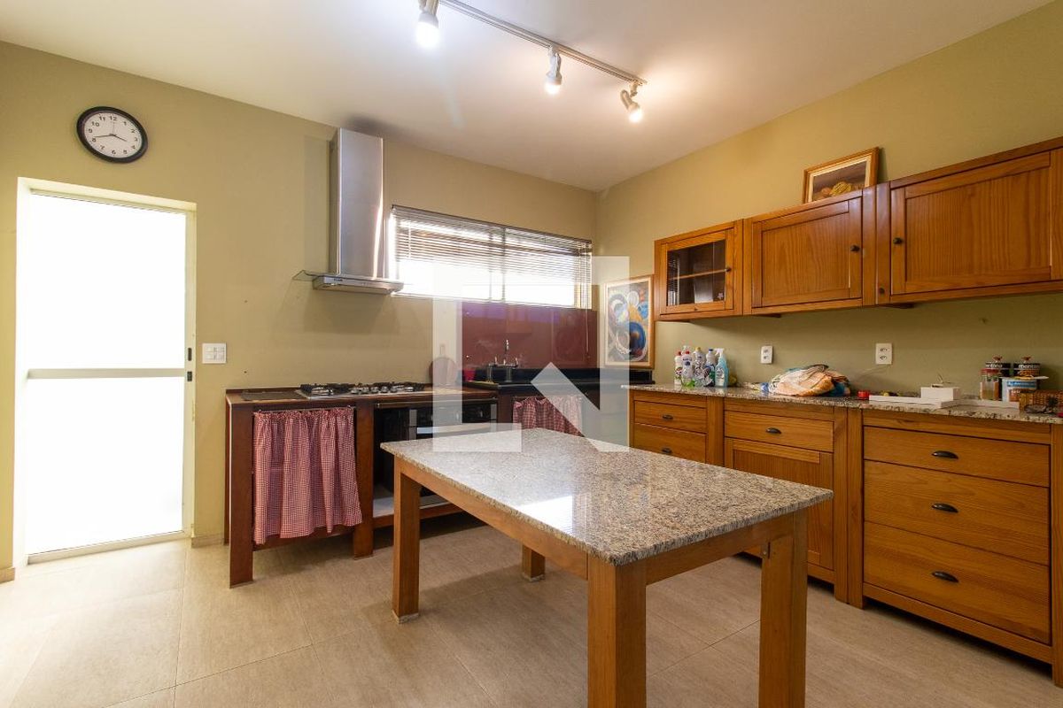 Casa à Venda - Jardim Chapadão, 7 Quartos,  335 m2 em , Campinas - sp | SoloBR
