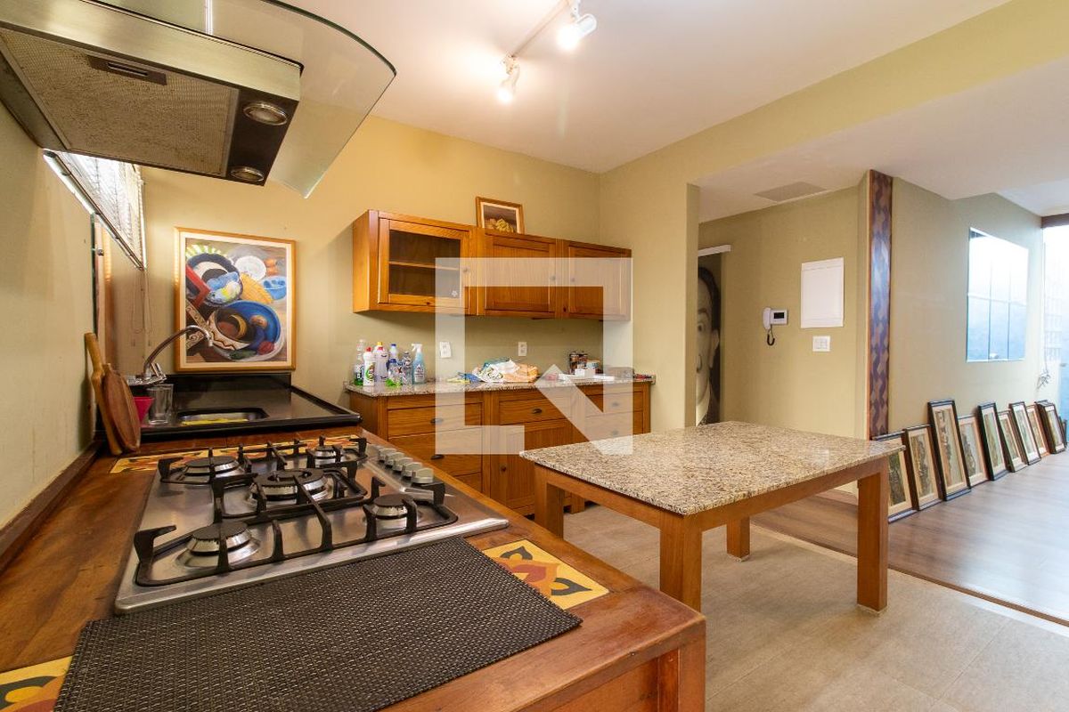 Casa à Venda - Jardim Chapadão, 7 Quartos,  335 m2 em , Campinas - sp | SoloBR