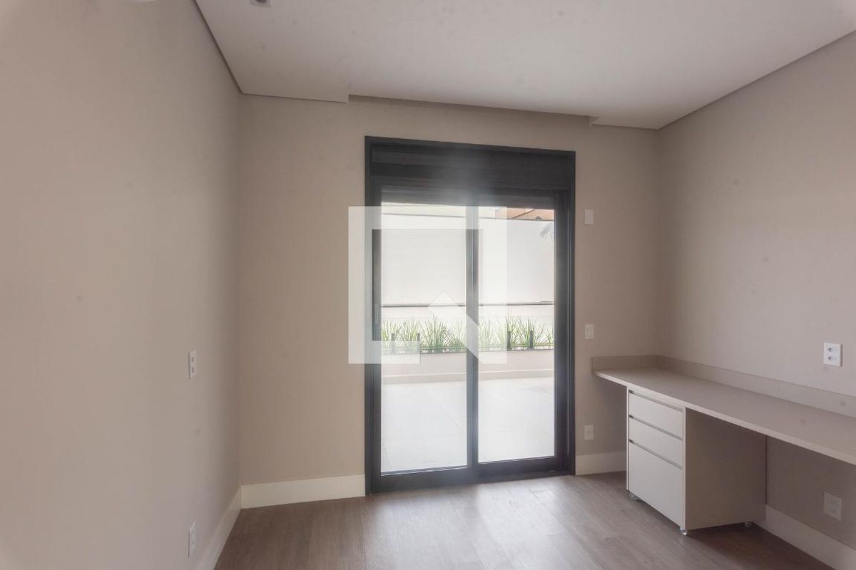 Casa à Venda - Swiss Park, 3 Quartos,  248 m2 em , Campinas - sp | SoloBR
