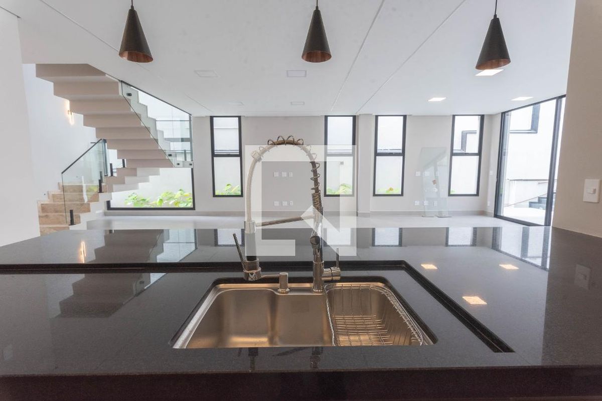 Casa à Venda - Swiss Park, 3 Quartos,  248 m2 em , Campinas - sp | SoloBR