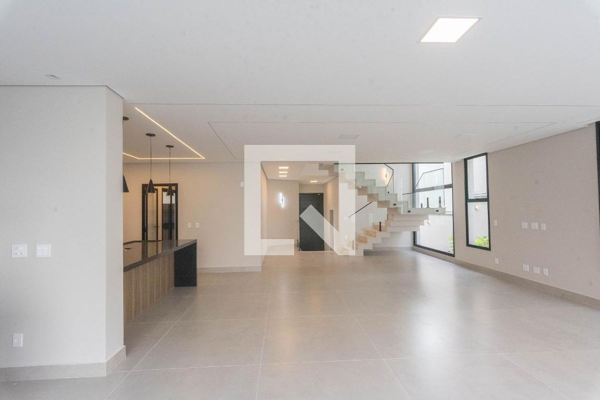 Casa à Venda - Swiss Park, 3 Quartos,  248 m2 em , Campinas - sp | SoloBR