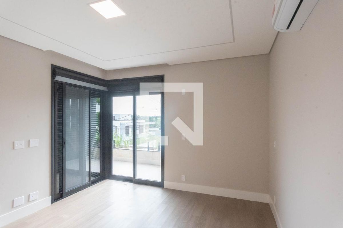 Casa à Venda - Swiss Park, 3 Quartos,  248 m2 em , Campinas - sp | SoloBR