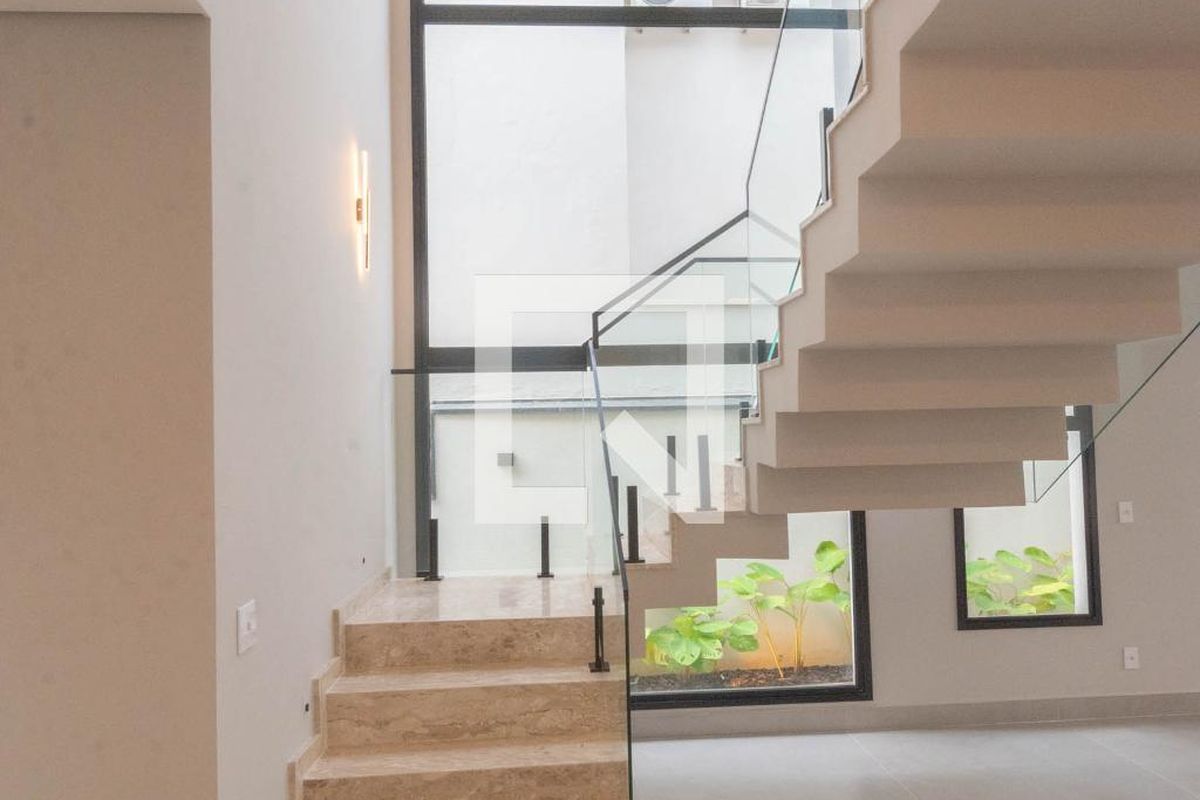 Casa à Venda - Swiss Park, 3 Quartos,  248 m2 em , Campinas - sp | SoloBR