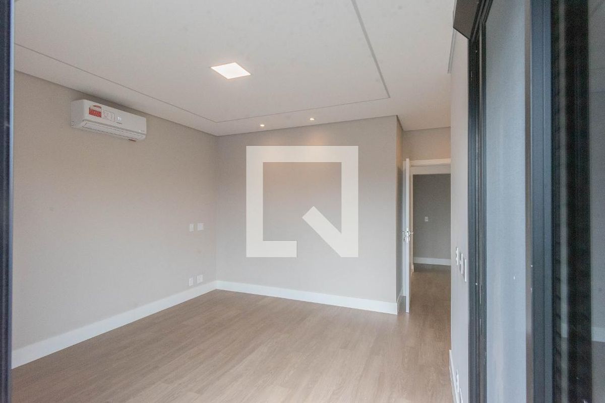 Casa à Venda - Swiss Park, 3 Quartos,  248 m2 em , Campinas - sp | SoloBR