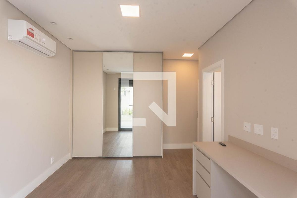 Casa à Venda - Swiss Park, 3 Quartos,  248 m2 em , Campinas - sp | SoloBR