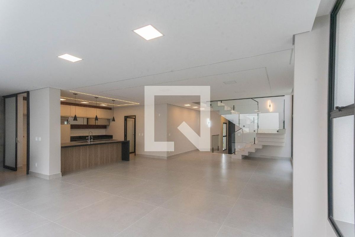 Casa à Venda - Swiss Park, 3 Quartos,  248 m2 em , Campinas - sp | SoloBR