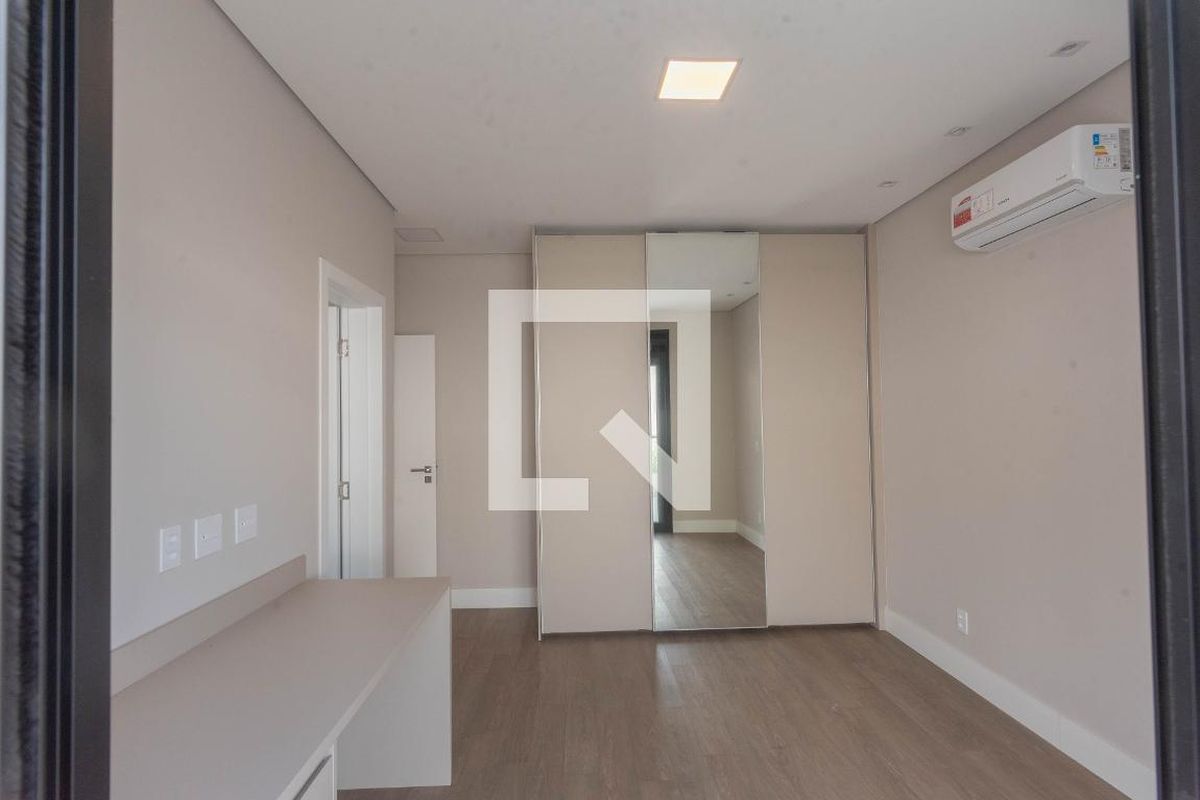 Casa à Venda - Swiss Park, 3 Quartos,  248 m2 em , Campinas - sp | SoloBR