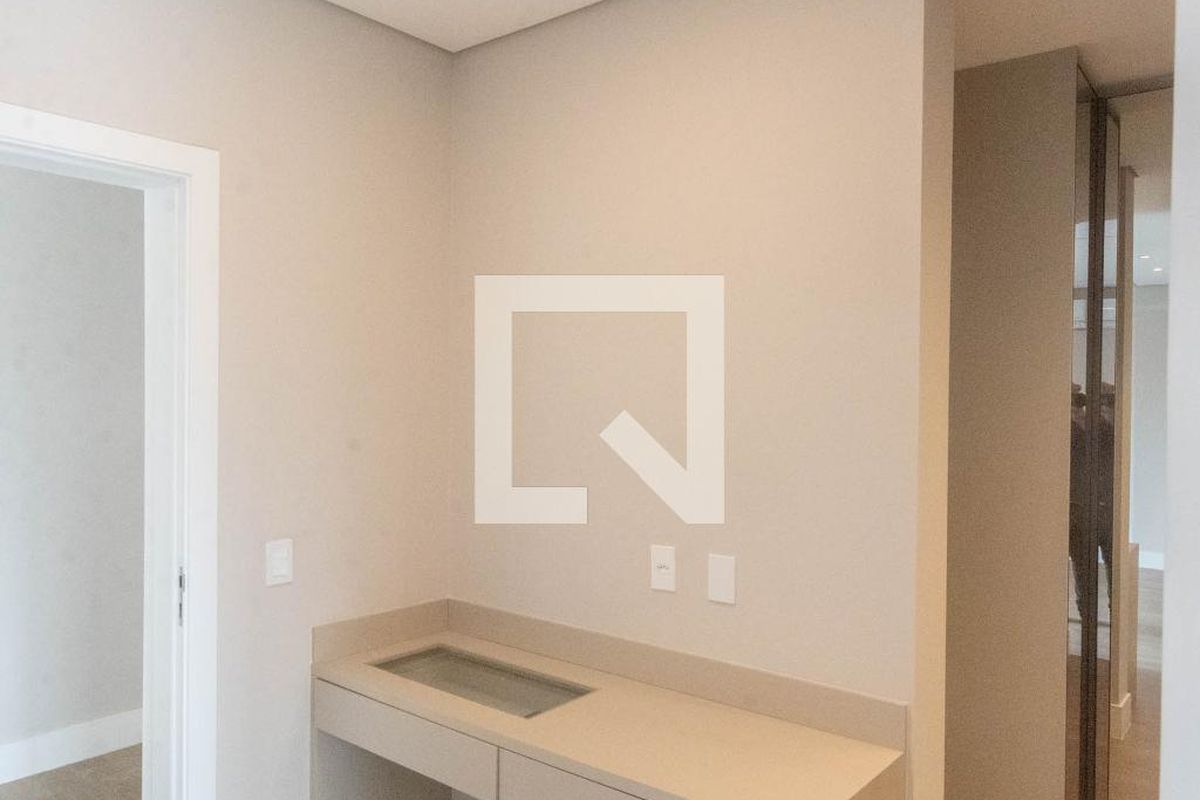 Casa à Venda - Swiss Park, 3 Quartos,  248 m2 em , Campinas - sp | SoloBR