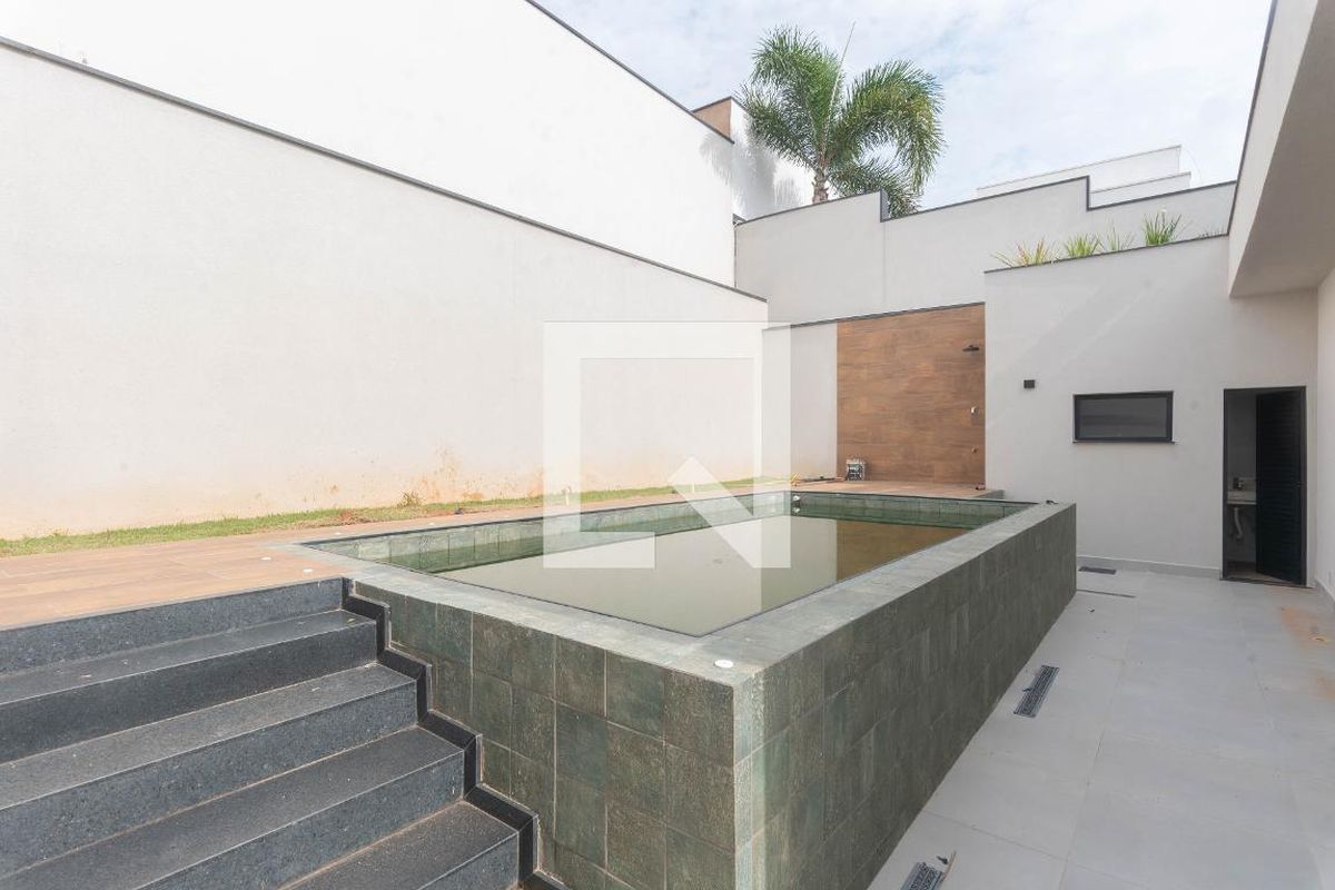 Casa à Venda - Swiss Park, 3 Quartos,  248 m2 em , Campinas - sp | SoloBR