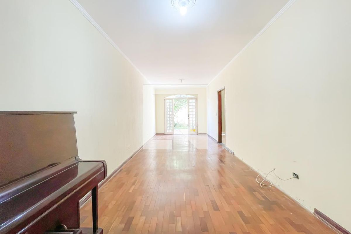 Casa, 3 quartos, 180 m² - Foto 2