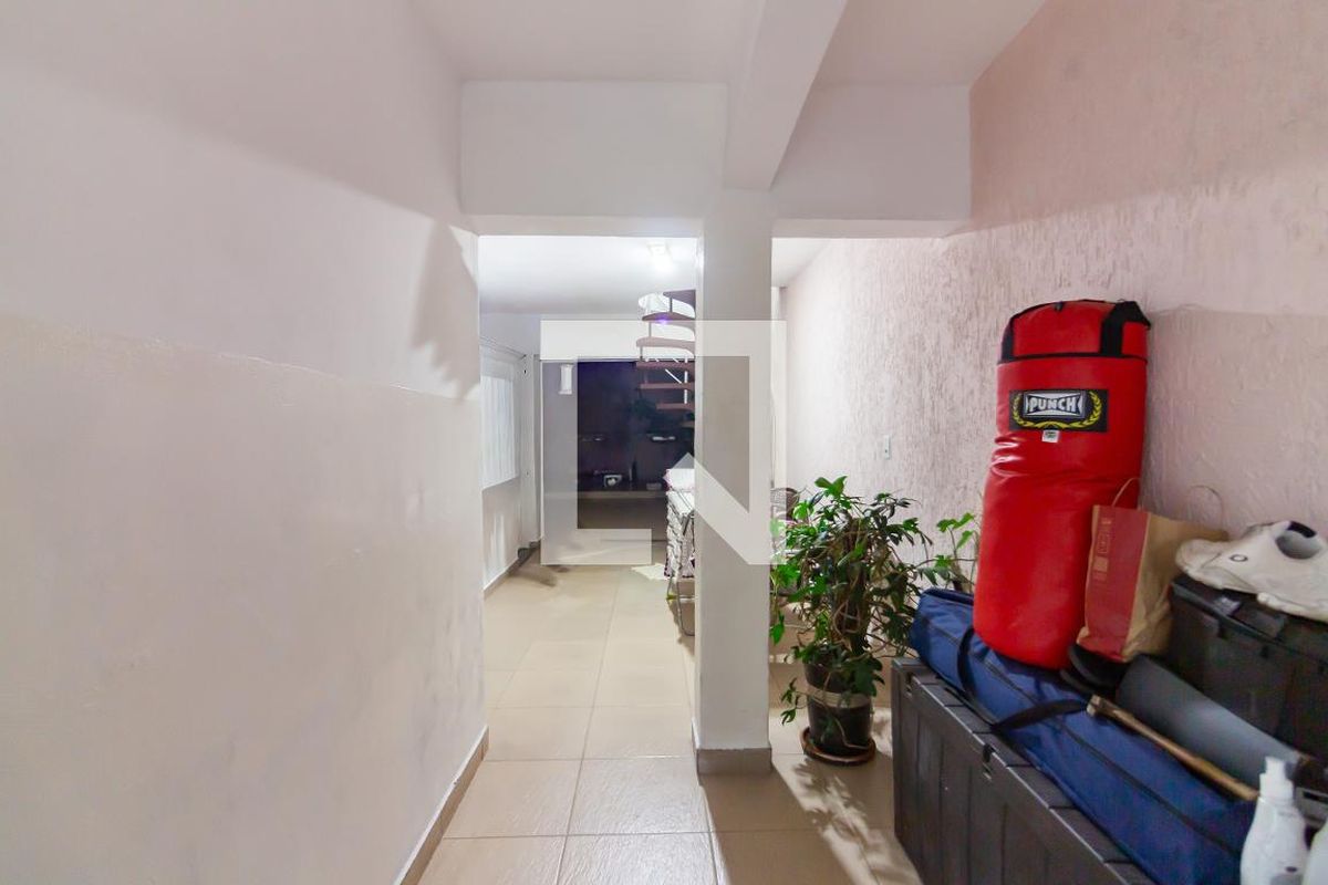 Casa, 3 quartos, 240 m² - Foto 43
