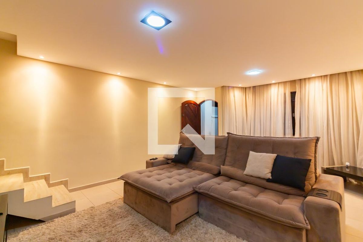 Casa, 3 quartos, 240 m² - Foto 1