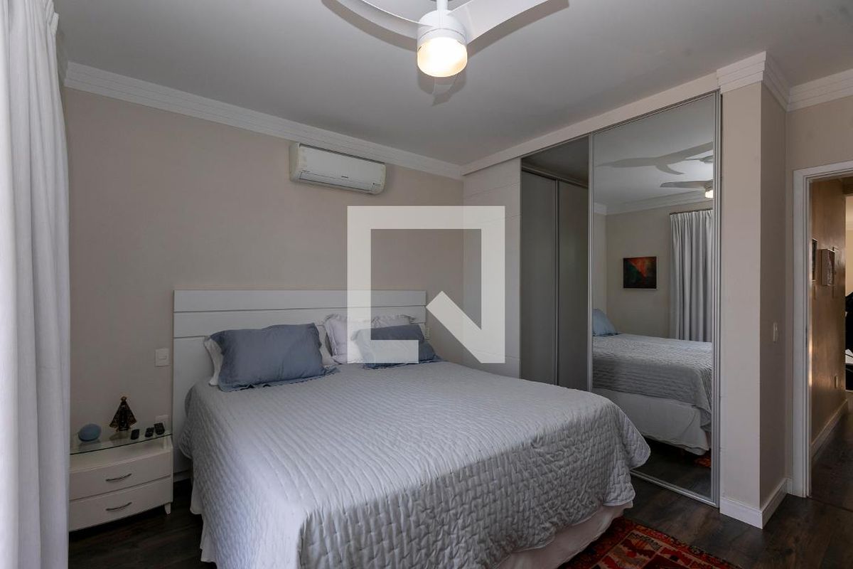 Casa à Venda - Fazenda Santa Cândida, 4 Quartos,  200 m2 em , Campinas - sp | SoloBR