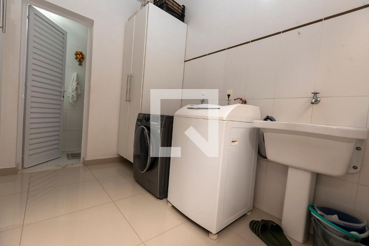Casa à Venda - Fazenda Santa Cândida, 4 Quartos,  200 m2 em , Campinas - sp | SoloBR