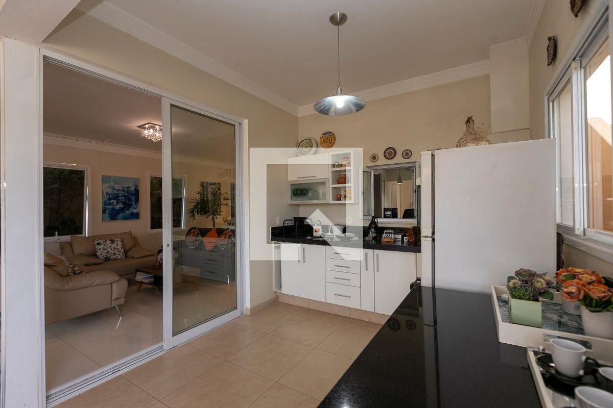 Casa à Venda - Fazenda Santa Cândida, 4 Quartos,  200 m2 em , Campinas - sp | SoloBR
