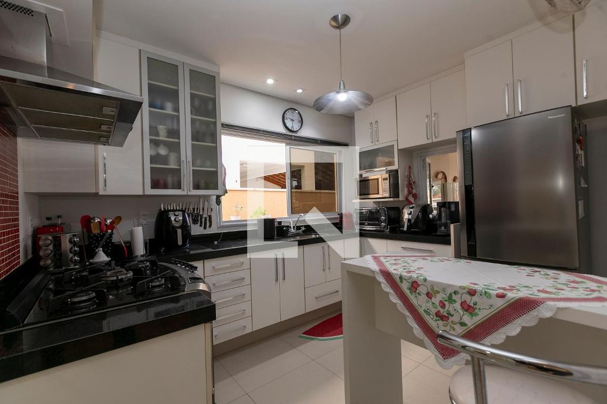 Casa à Venda - Fazenda Santa Cândida, 4 Quartos,  200 m2 em , Campinas - sp | SoloBR
