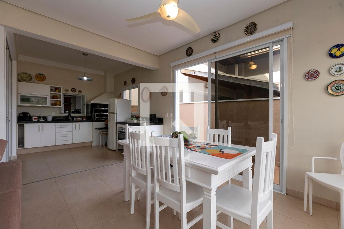 Casa à Venda - Fazenda Santa Cândida, 4 Quartos,  200 m2 em , Campinas - sp | SoloBR
