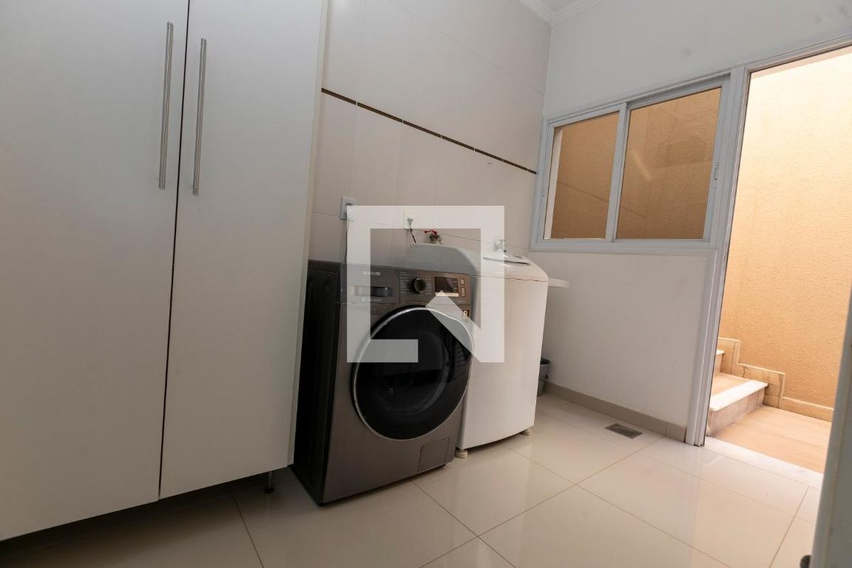 Casa à Venda - Fazenda Santa Cândida, 4 Quartos,  200 m2 em , Campinas - sp | SoloBR
