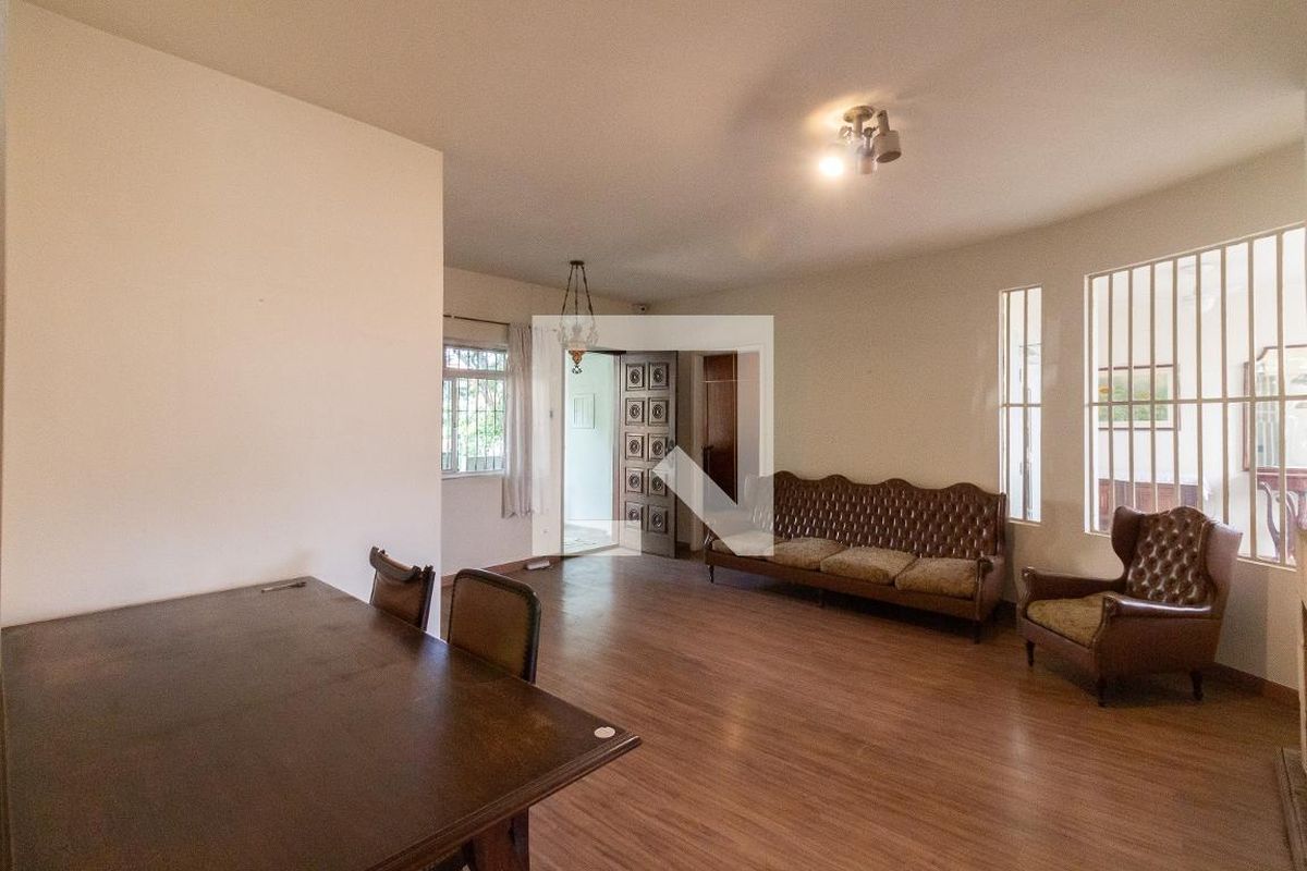 Casa, 4 quartos, 238 m² - Foto 1
