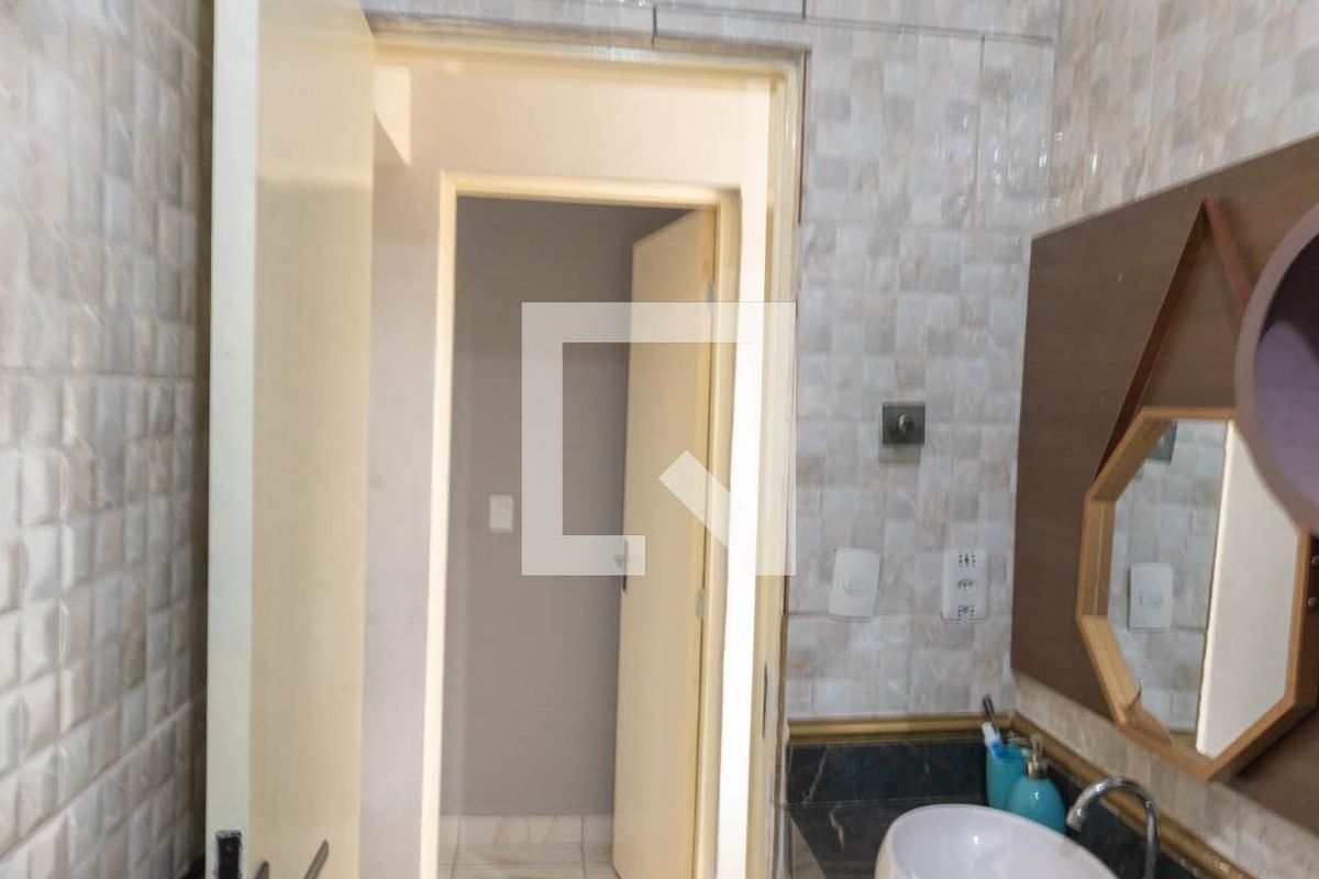 Casa à Venda - Jardim do Lago, 4 Quartos,  182 m2 em , Campinas - sp | SoloBR