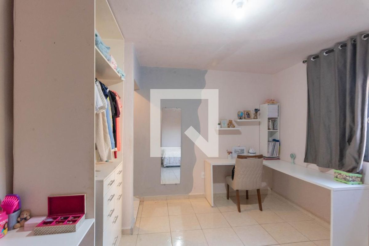 Casa à Venda - Jardim do Lago, 4 Quartos,  182 m2 em , Campinas - sp | SoloBR