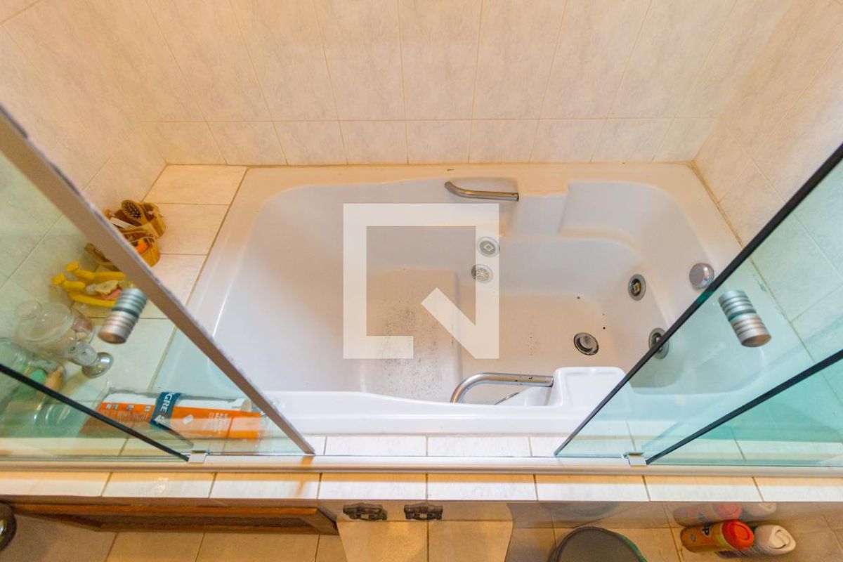 Casa, 4 quartos, 238 m² - Foto 37